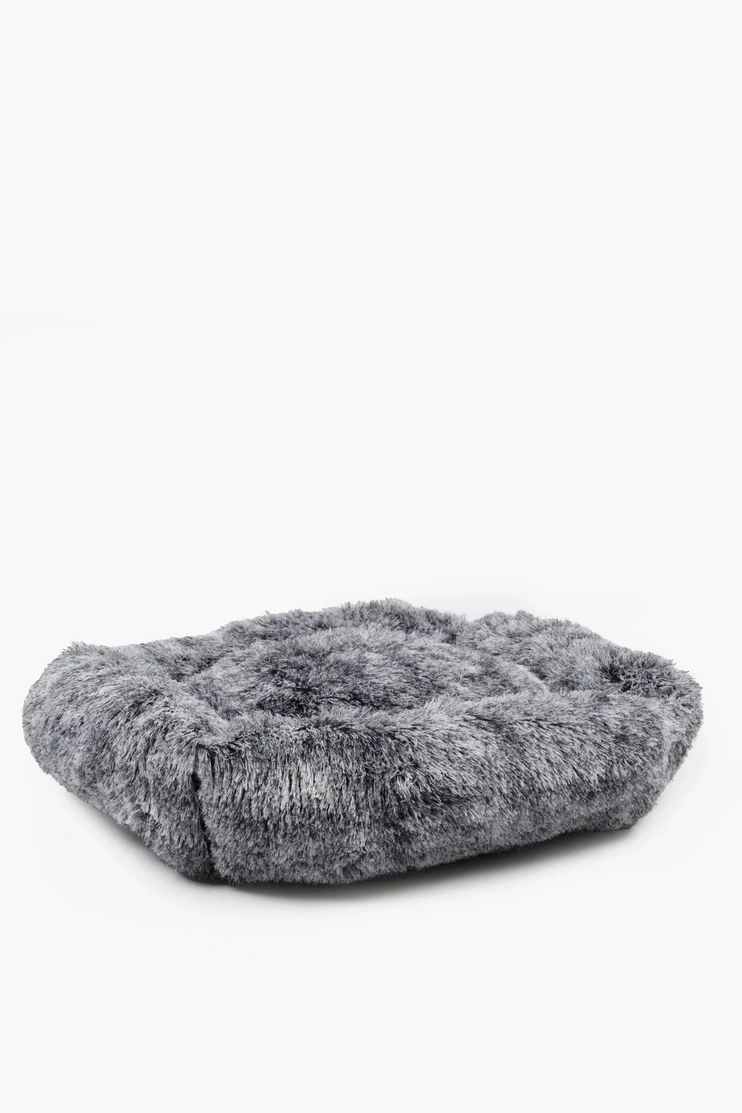 Faux Fur Pet Bed